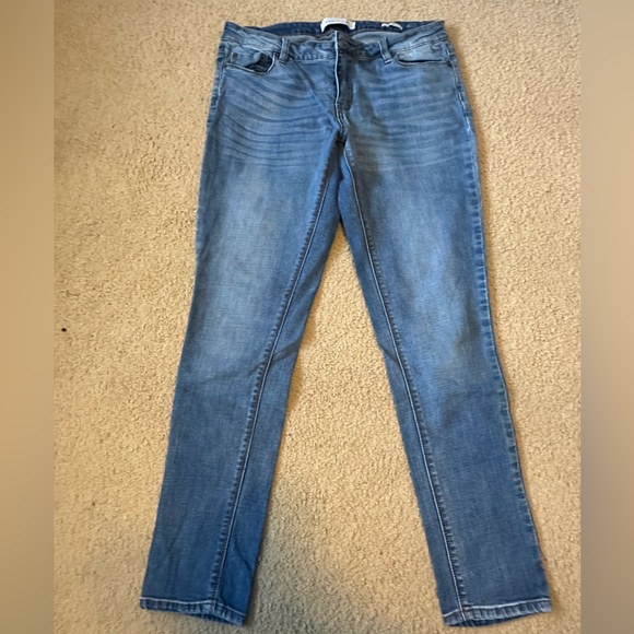 Kenneth Cole Reaction - Ladies Jeans - Size 8 - Picture 3 of 6